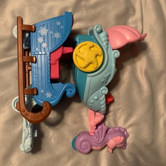 Fisher price little people Ariel shell chariot music frozen sleigh light up lamp - Picture 3 of 6